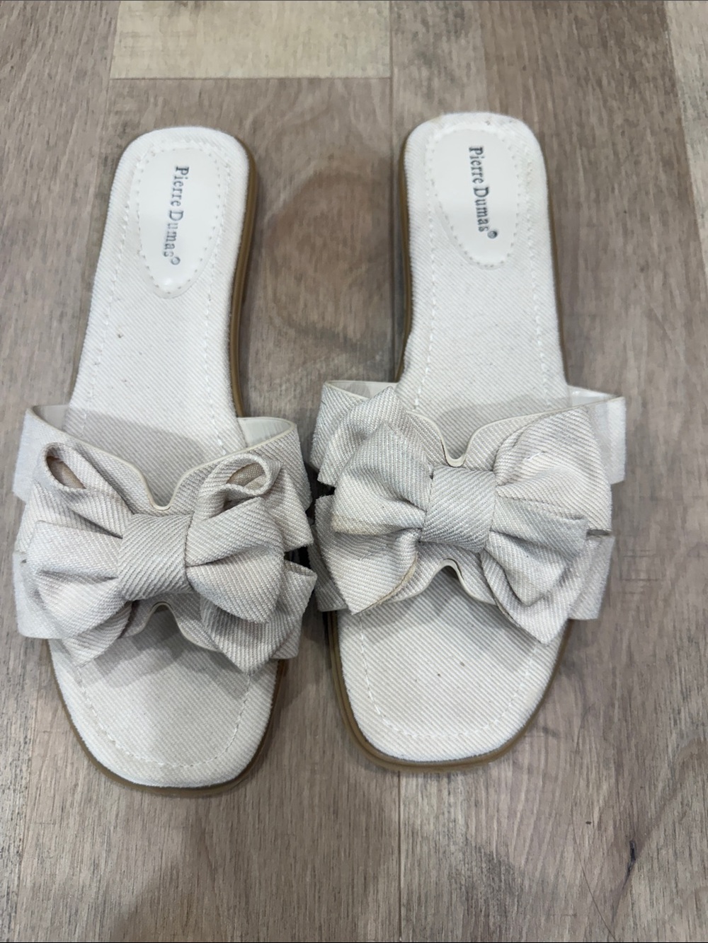 Pierre Dumas Cream Bow Slide Mules